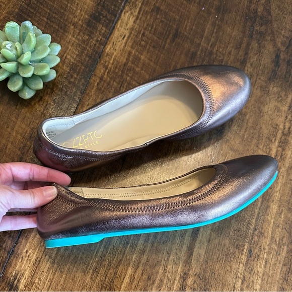 CZZPTC Life Style | Leather Ballet Flats in Bronze, Size 10 - Picture 5 of 9